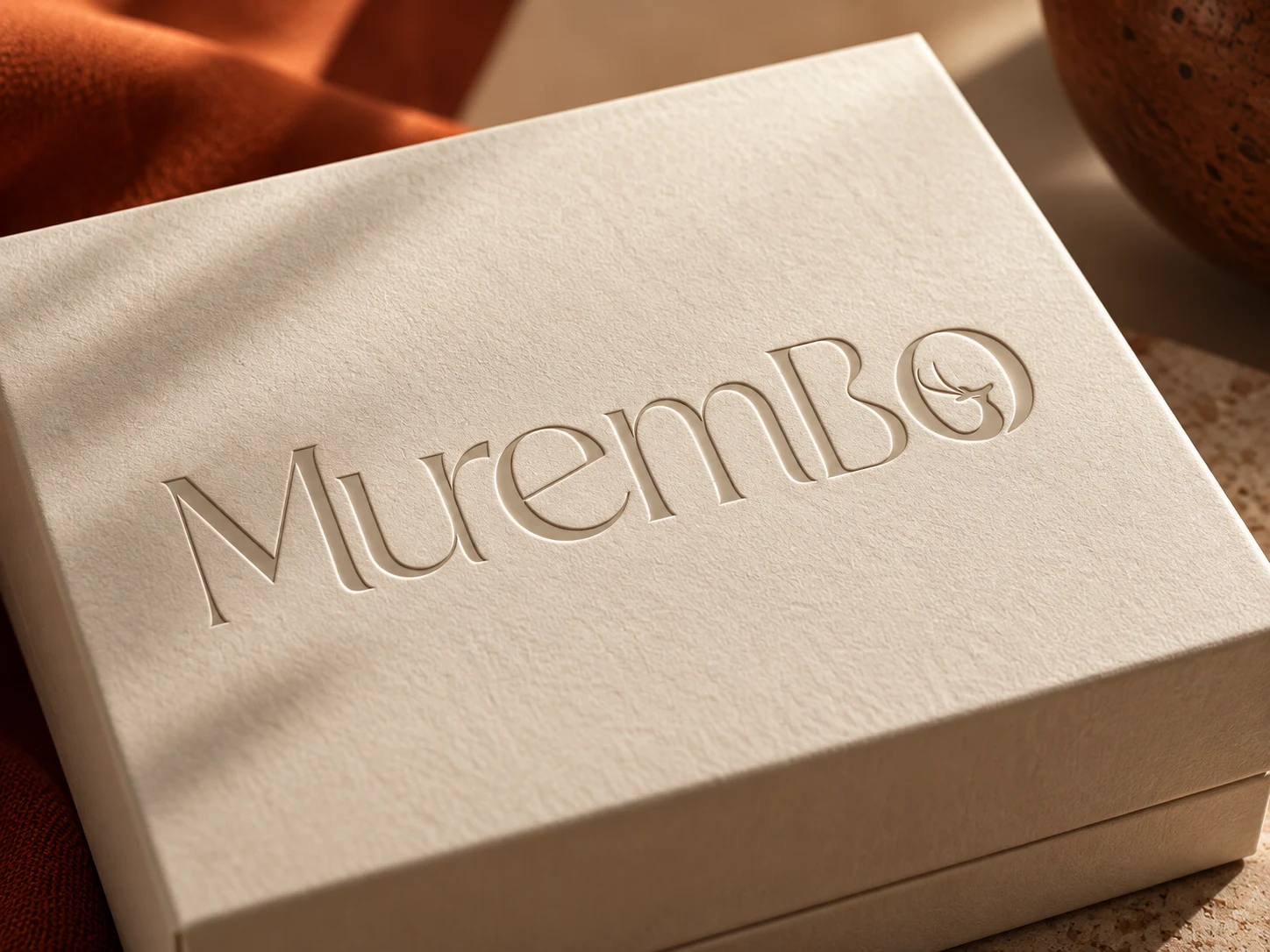 Logo Murembo en relief — mise en situation